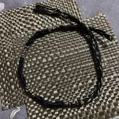 足首用ミサンガ（アンクレット）黒ベージュ線