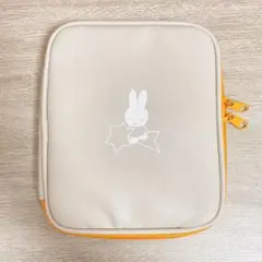 【美品】ミッフィー グリーンフラッシュ マルチポーチ パスポートケース