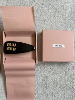 正規品　MIU MIU ブラックヘアピン