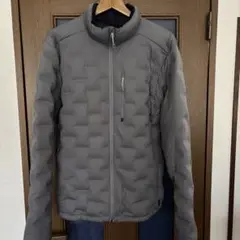 訳あり　MOUNTAIN HARDWEAR ダウンジャケット シルバー