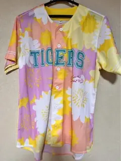 【美品】阪神タイガース トラコ ユニフォーム 花柄