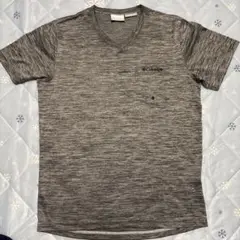 Columbia グレー Vネック Tシャツ