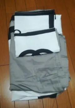 シンプルな白黒布団セット