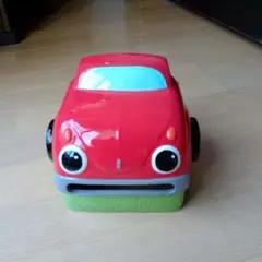 赤い車型トイレットペーパホルダー