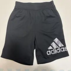adidas 黒 ハーフパンツ