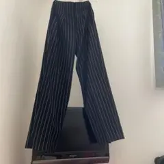 MO&Co. ネイビー ストライプ ワイドパンツ