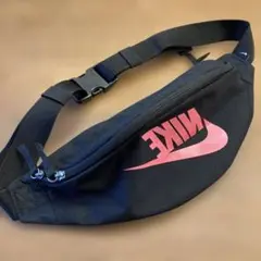 NIKE ボディバッグ　ウエストポーチ