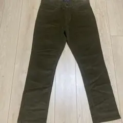 オリーブグリーン コーデュロイパンツ