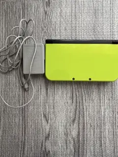 New Nintendo 3DS LL 本体　充電器、カセット15個付き