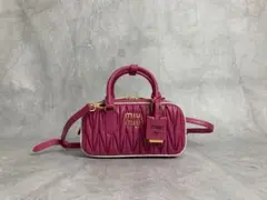 miu miu ピンク ショルダーバッグ