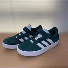 adidas グリーン　スニーカー 21.0