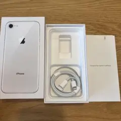 Lightningケーブルと箱