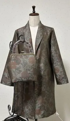 【専用です❗️】白大島紬リメイク　大きな襟のモードなジャケット　ポンチョ、羽織もの 白大島 着物リメイク フード付きコート｜Yahoo!フリマ（旧PayPay