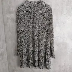 【LaMaree】日本製　キレイ目チュニックトップス　プリーツ　白黒花柄
