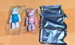 【新品】未開封ベアブリック2体セット　未開封カード３枚