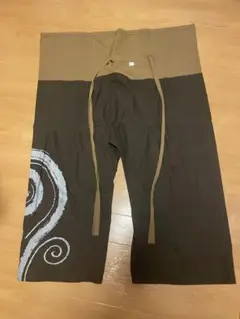 ブラウンの渦巻き模様ワイドパンツ　アジアン　渦巻き　ぐるぐる