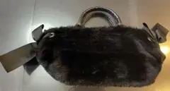 Accessories de BeBe ファーブラックトートバッグ リボン付き