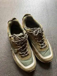 A.P.C スニーカー カーキ