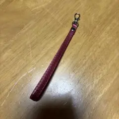 赤い合成皮革ストラップ