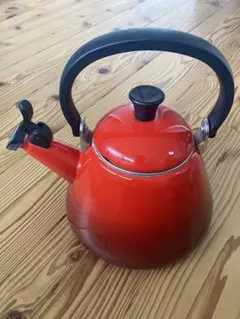 ル・クルーゼ　1.6L ホーロー　ケトル　赤