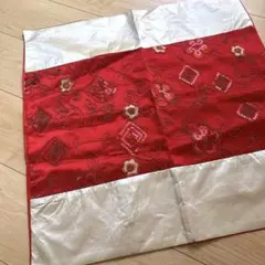 シルク刺繍クッションカバー