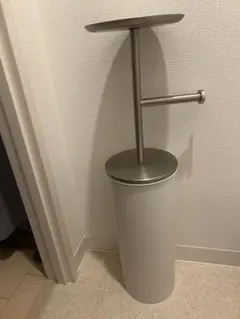 ￼トイレットペーパースタンド￼