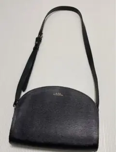 A.P.C. ハーフムーン バッグ