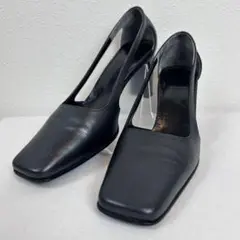 極美品　GUESS ゲス　スクエアトゥ　ディープカット　パンプス　黒　ヒール