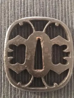 鐵地矢羽透鍔　尾張鍔？ 鍔 四方透（尾張） - 濃州堂