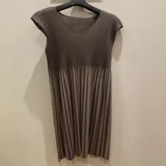 PLEATS PLEASE ISSEY MIYAKE グレー ワンピース