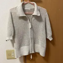透かし編みジップアップニット