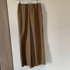 新品タグ付きベージュワイドパンツ