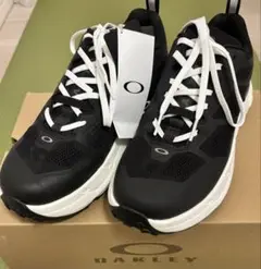 OAKLEYスニーカー