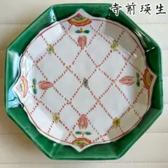 九谷焼　九谷美陶園　寺前瑛生　白梅文様足付角皿　盛皿　中皿　大鉢　色絵　緑　黄色 食器 「白梅文様足付六寸角皿 手描き」 九谷美陶園 寺前瑛生