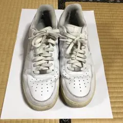 NIKE AIR FORCE 1 LOW ホワイト