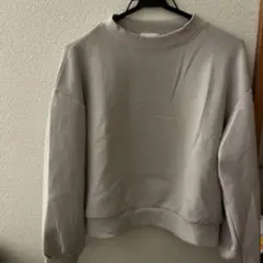 ベージュ クルーネックスウェット GU