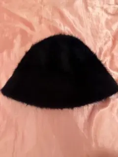 黒いファー風バケットハット