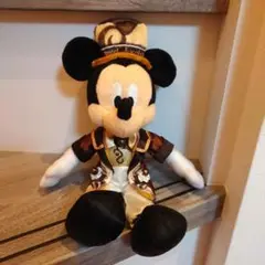 ディズニー ミッキー ぬいぐるみバッジ テーブルイズあウェイティング