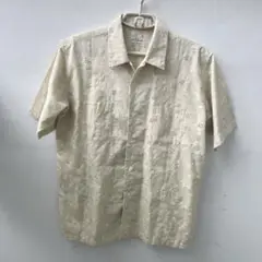 ベージュ半袖シャツ
