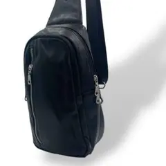 タケオキクチ　ボディバッグ　スリングバッグ　レザー　黒　ブラック