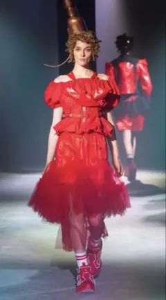 noir kei ninomiya フリルサスペンダー S 黒/ネオンイエロー ノアール ケイ ニノミヤnoir kei ninomiya ポリフリルバルーン