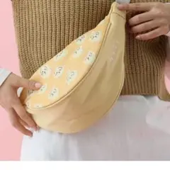 ちいかわ ショルダーバッグ ウサギ　イエロー　ウエストポーチ　うさぎ