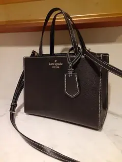 ケイトスペードレザー黒ハンドバッグ ショルダー付き
