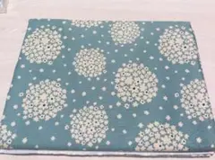 ホワイトホルテンシア　ツイルプリント　スモーキーブルー　１ｍ 紫陽花