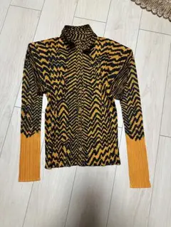 美品　イッセイミヤケ　プリーツプリーズ　レディース　トップス