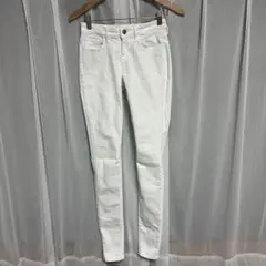 ユニクロ　ホワイトデニム