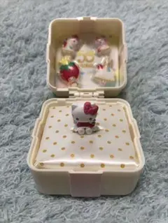 いちご新聞50周年記念　ゆめきゅんリングBOX キティ