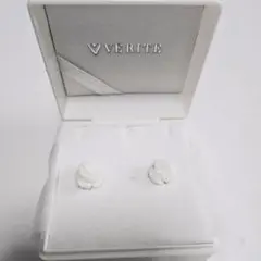 VERITE珊瑚 ホワイト ローズピアス