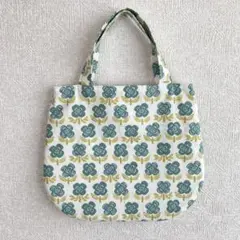 【ハンドメイド】北欧調の花柄　マチなし底丸ミニトートバッグ