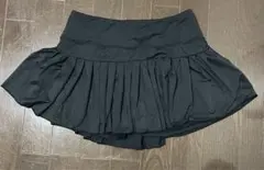 黒のプリーツスカート ショートパンツ付き